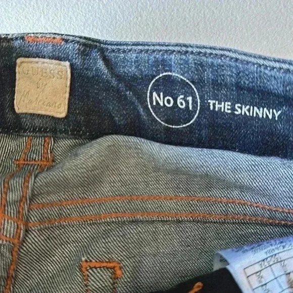 Guess by Marciano - Picture 3 of 4